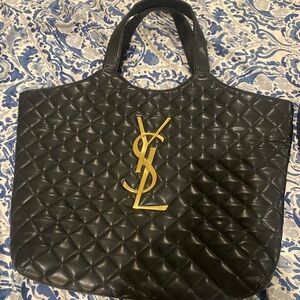 Perfect oversized tote great carry on